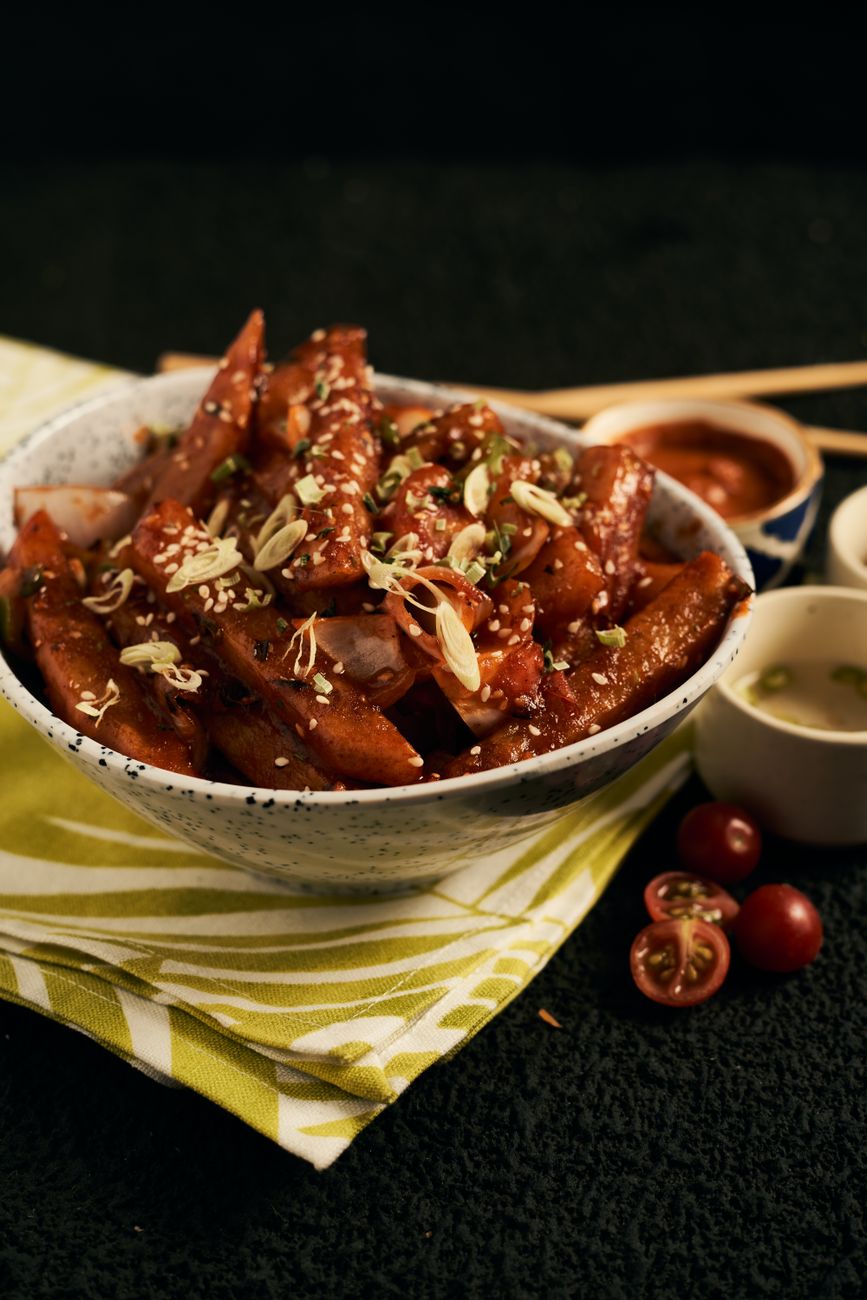 Air fryer tteokbokki with spicy gochujang glaze and rice cakes